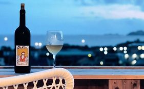 And Sea The Terrace 海を感じながら料理を楽しみ開放的なterraceで過ごす